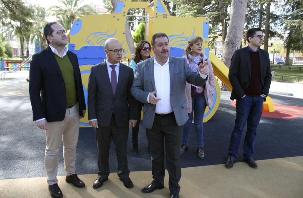 El consejero Andrés Carrillo visita algunas de las obras subvencionadas por la Comunidad Autónoma